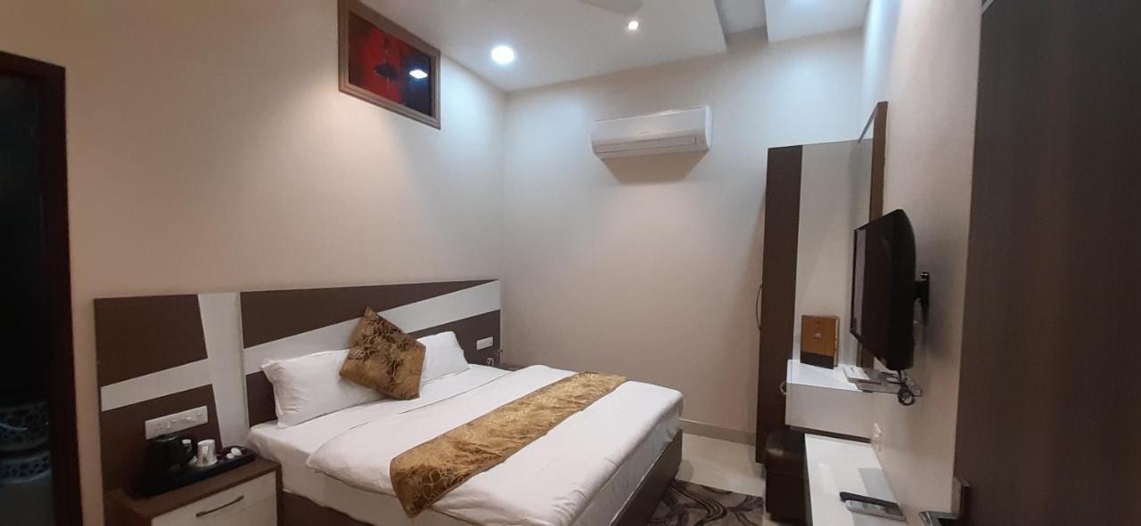 Gangānagar Amor Hotel المظهر الخارجي الصورة